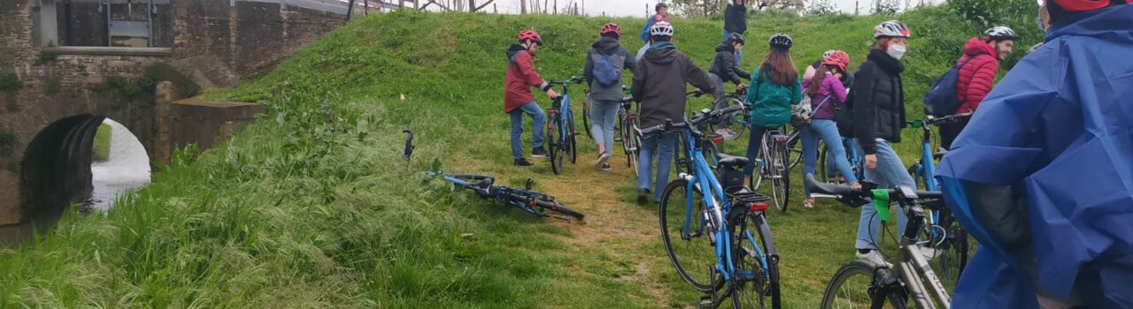 studenti in bicicletta