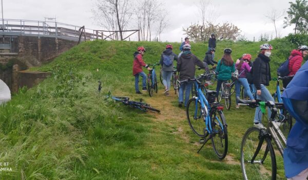 studenti in bicicletta