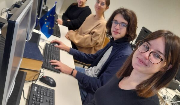 Le ragazze e i ragazzi al lavoro