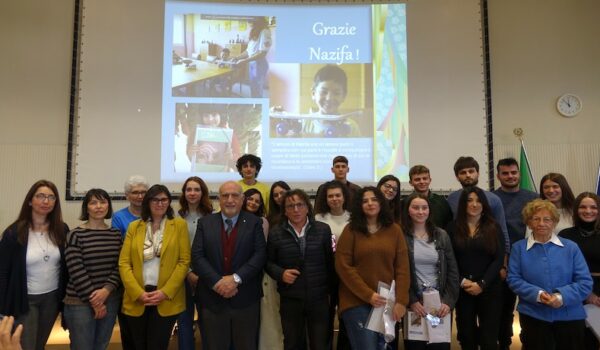 Foto di gruppo relatori e ragazzi