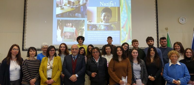 Foto di gruppo relatori e ragazzi