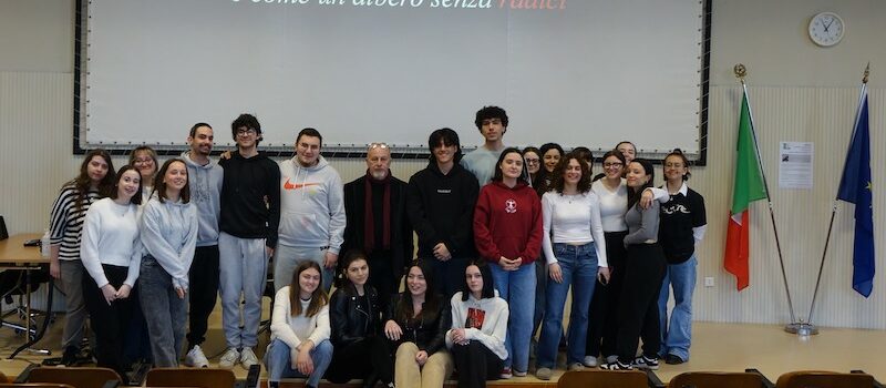 ragazze e ragazzi con paolo gagliardi