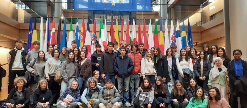 Ragazze e ragazzi a Strasburgo