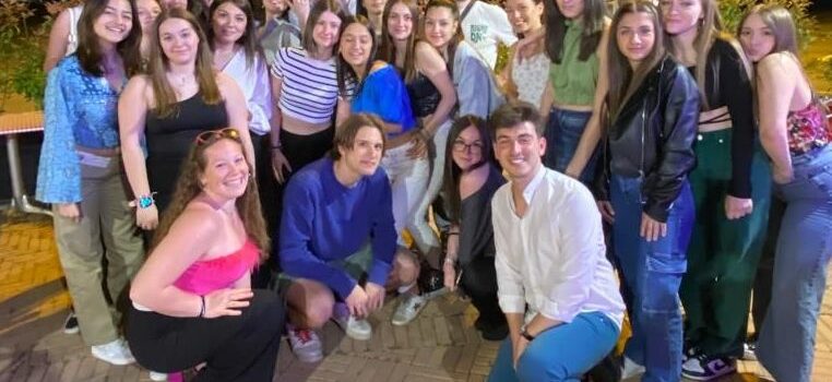 Studentesse e studenti in gruppo